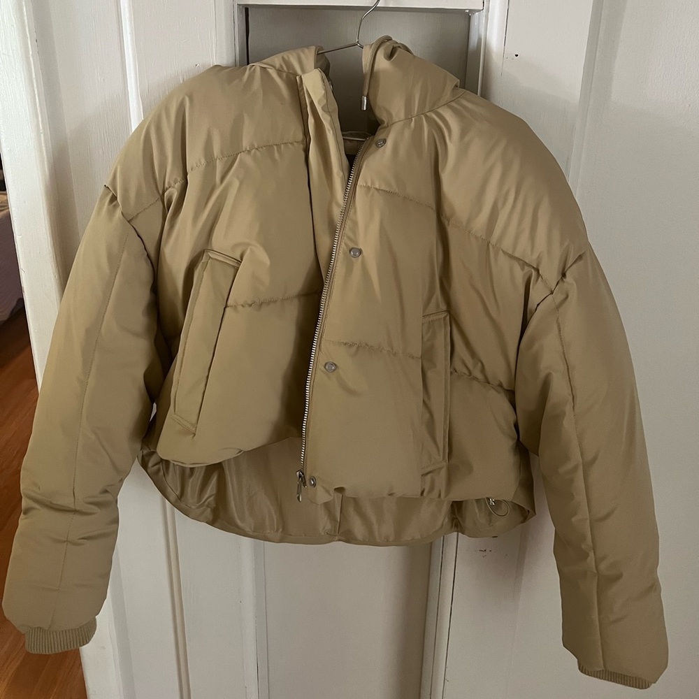 Zara Beige Cropped Puffer Jacket